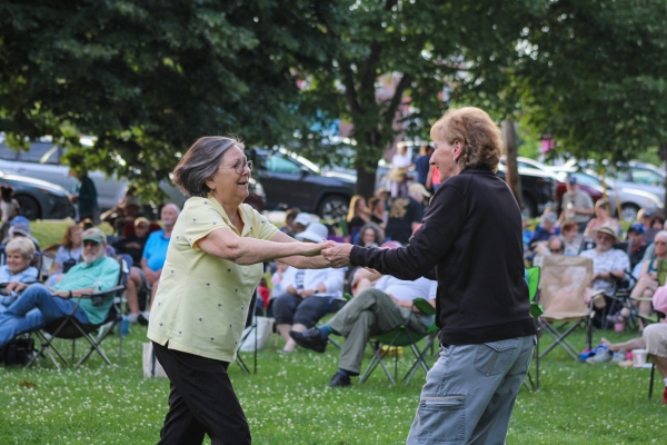 Two women dancing at Music on the Mall